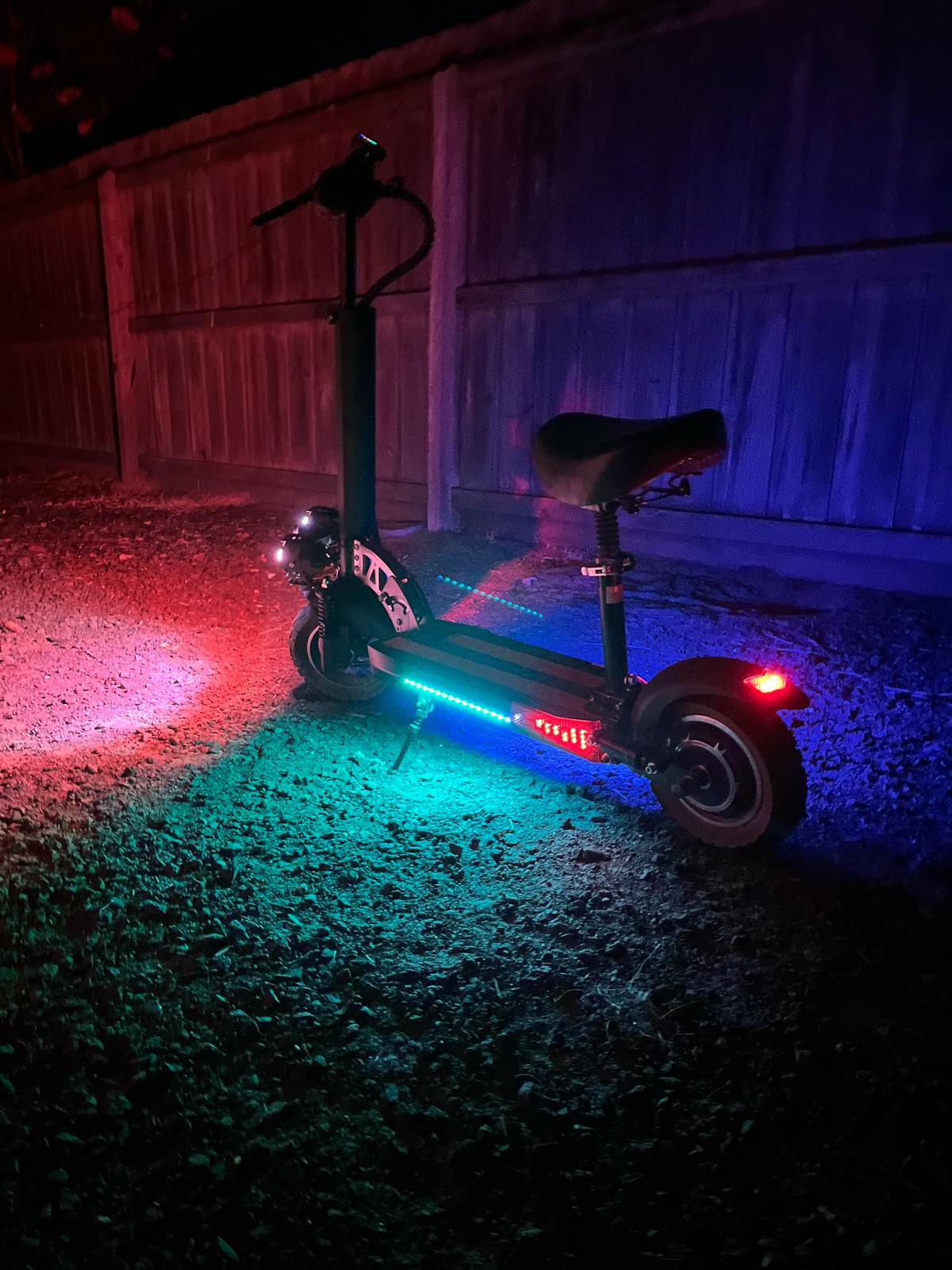 Outrunner 800W Electric Scooter: High-Speed, Off-Road Capable with Foldable Design