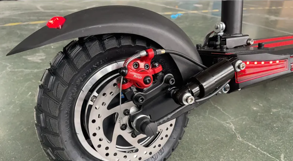 Outrunner 800W Electric Scooter: High-Speed, Off-Road Capable with Foldable Design